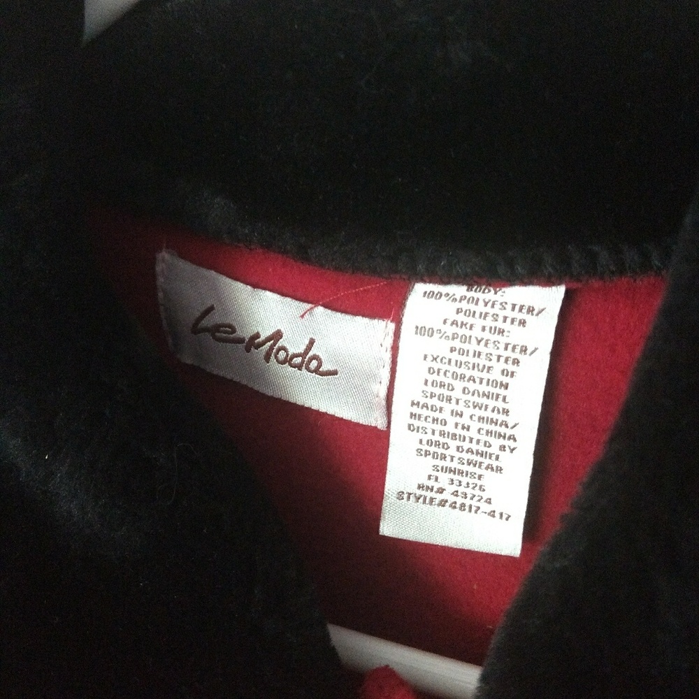 Red Poncho - Picture 2 of 2